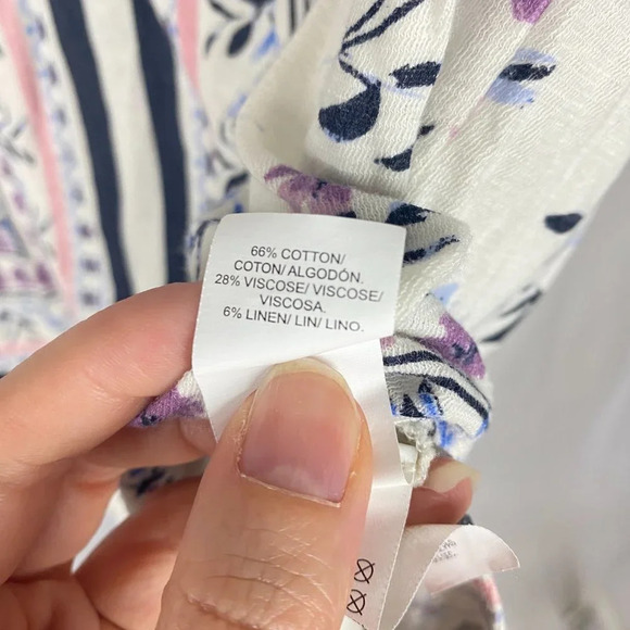 Lucky Brand Boho Floral White Purple Print  V Neck Short Sleeve Top - Picture 7 of 9
